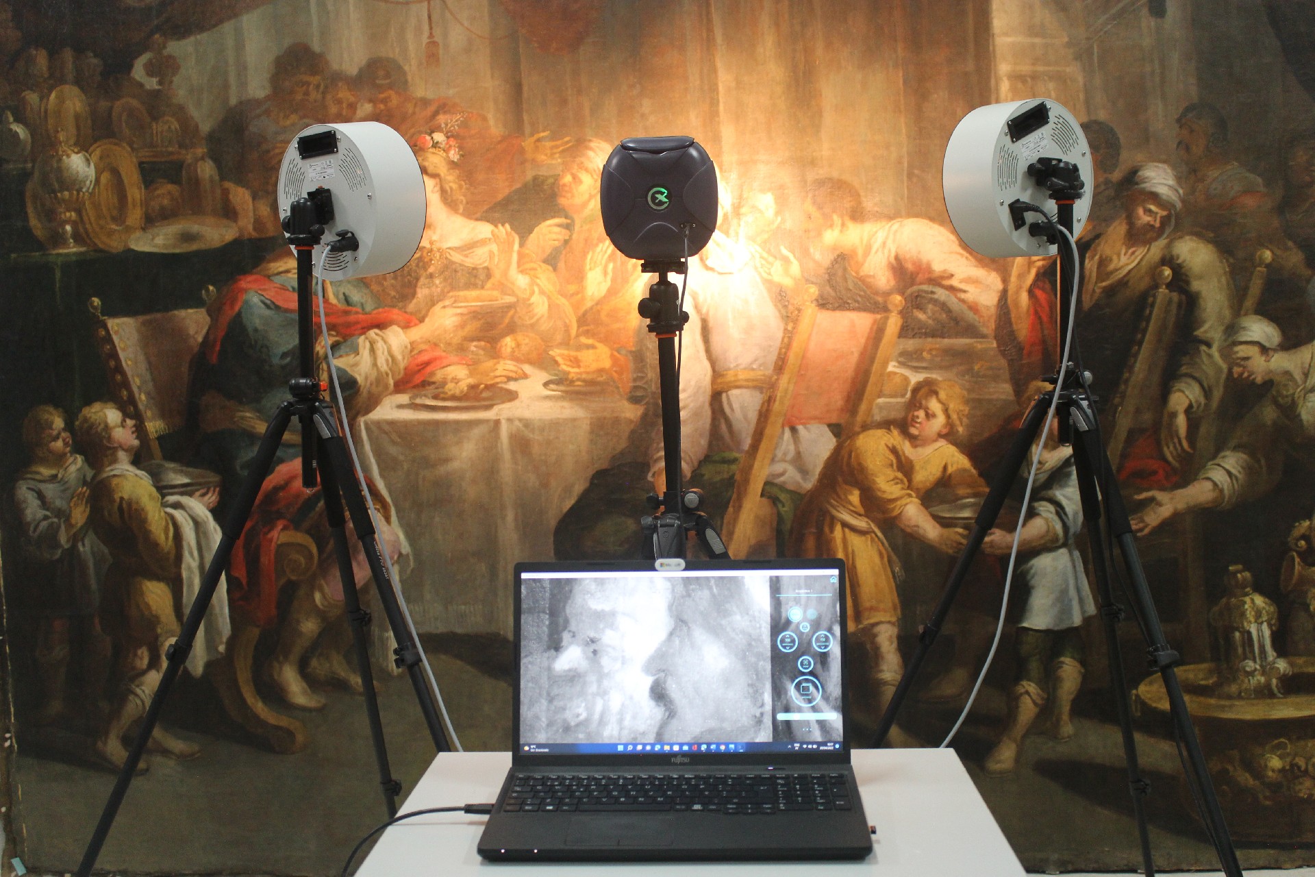 XpeCAM Solution _ analyzing a Painting.JPG